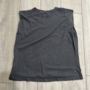 Muscle tank